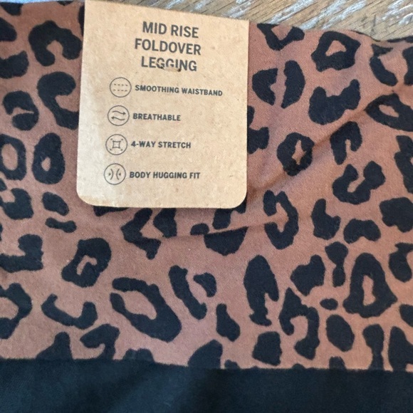 Womenās Victoria Secret PINK Mid Rise Fold over Leggings- NWT - Picture 4 of 5